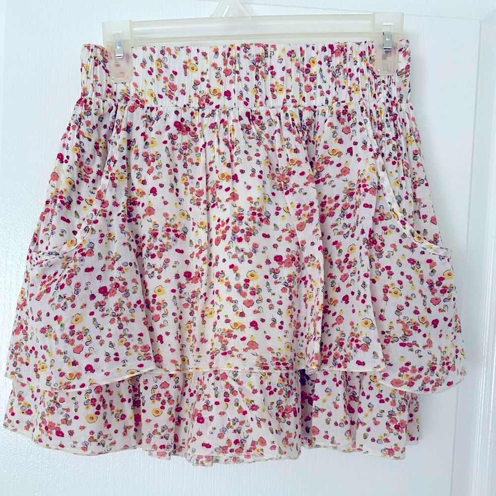 Xhiliration mini skirt, white with coral & yellow floral print, Size M